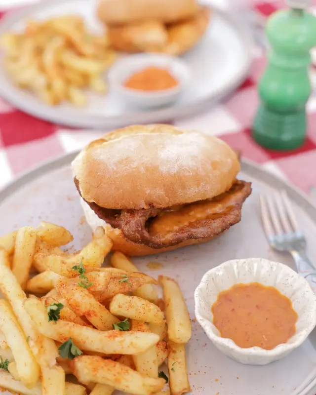 Prego Roll & Chips from Parreirinha Rapido Illovo