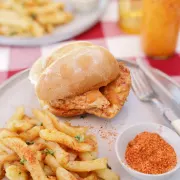 Chicken Prego Roll & Chips - Parreirinha Rapido Illovo