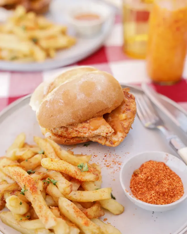 Chicken prego roll with chips and peri-peri sauce - Parreirinha Rapido Illovo
